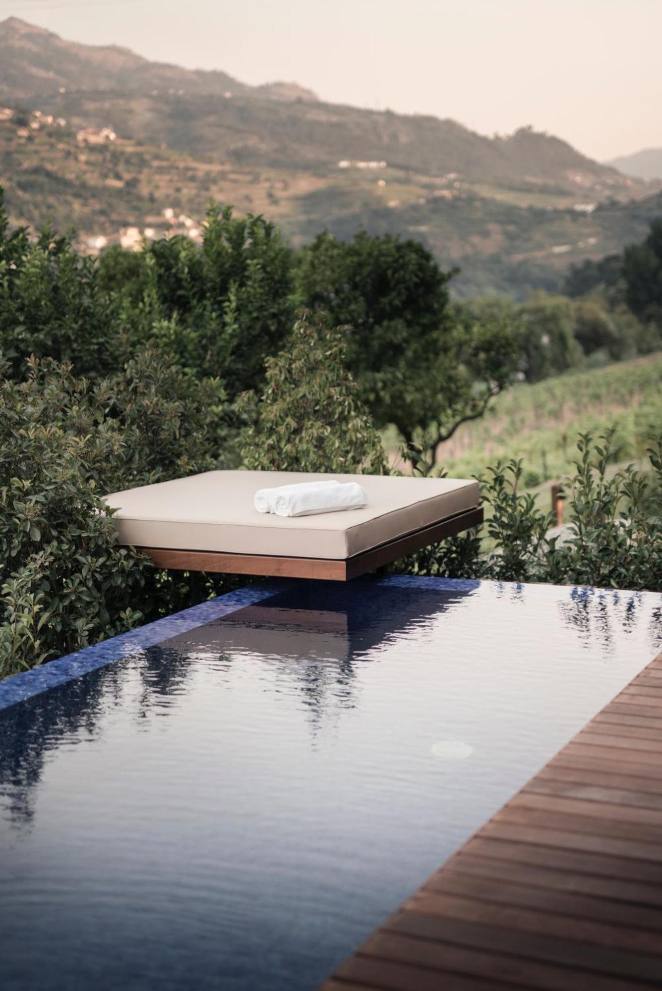 Quinta De S.Bernardo - Winery & Farmhouse Mesao Frio Exterior photo